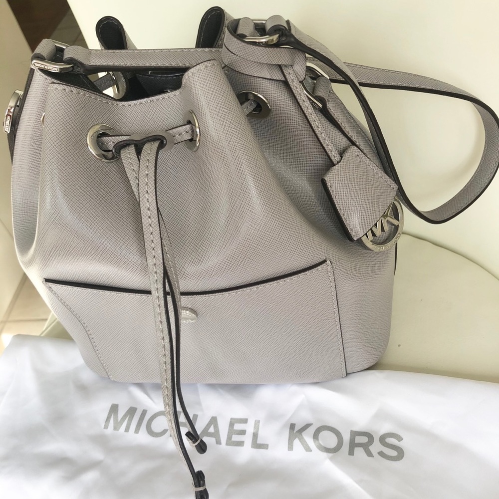 Like New MK bucket purse.